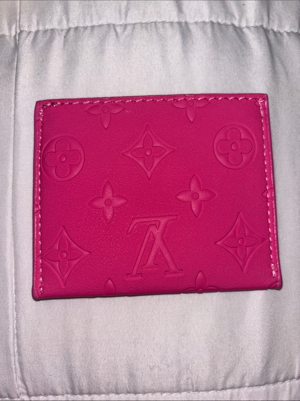 Brand New !!  Hot Pink Embossed Monogram Card Holder - Picture 4 of 4